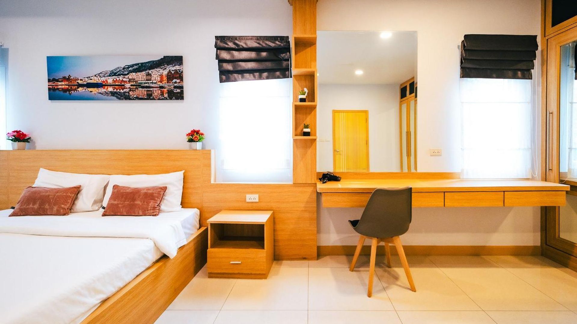 Lagoon 8bhk Luxury Pool Villa *