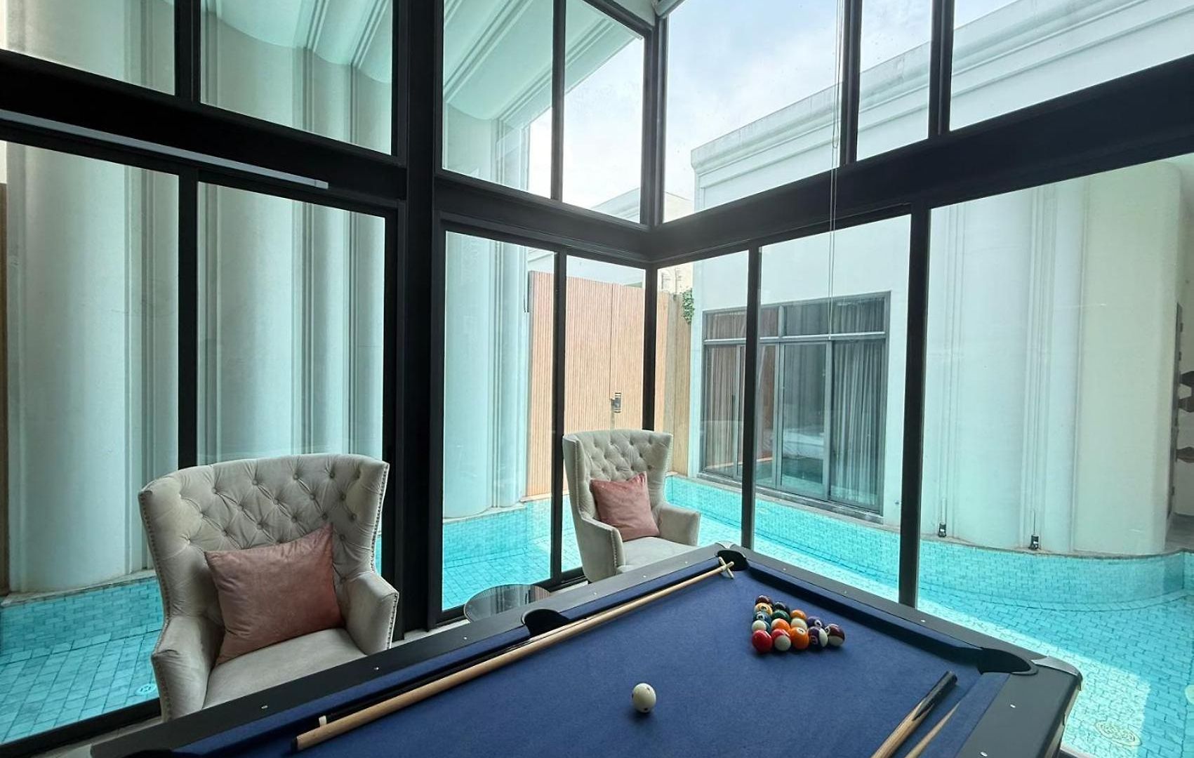 Modern Luxury Villa *