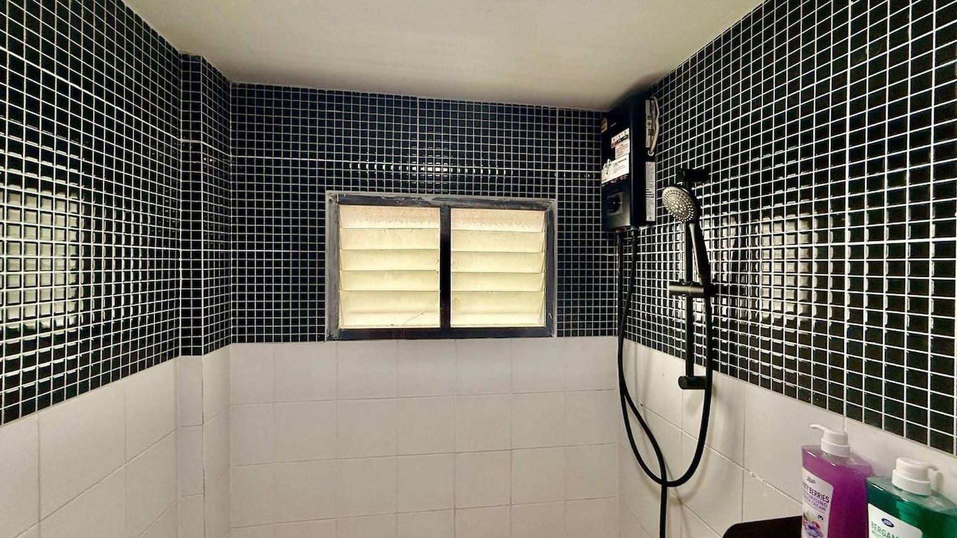 Full Private House In Heart Of Pattaya, 2 Min To Holiday home Pattaya