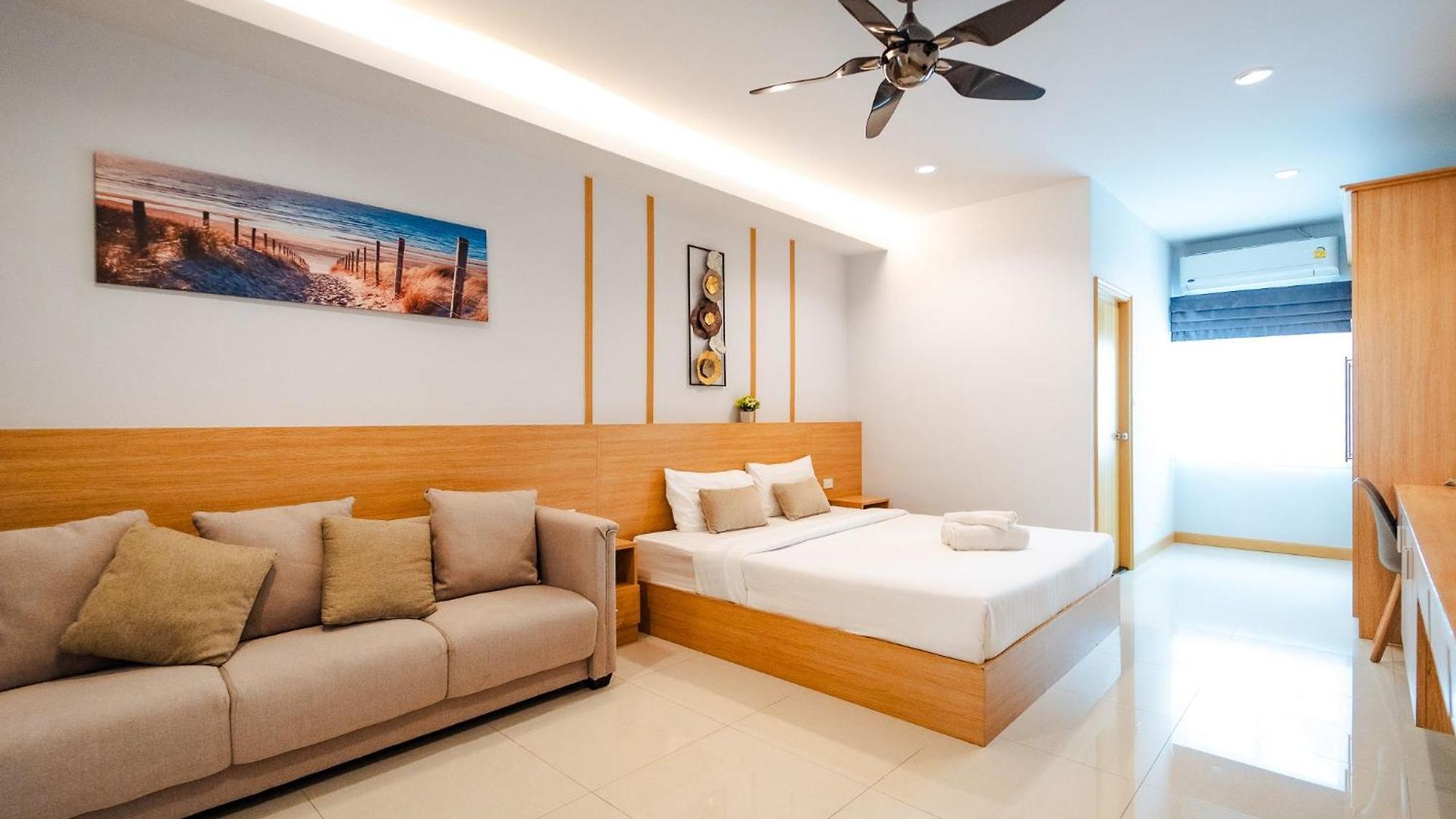 Lagoon 8bhk Luxury Pool Villa *