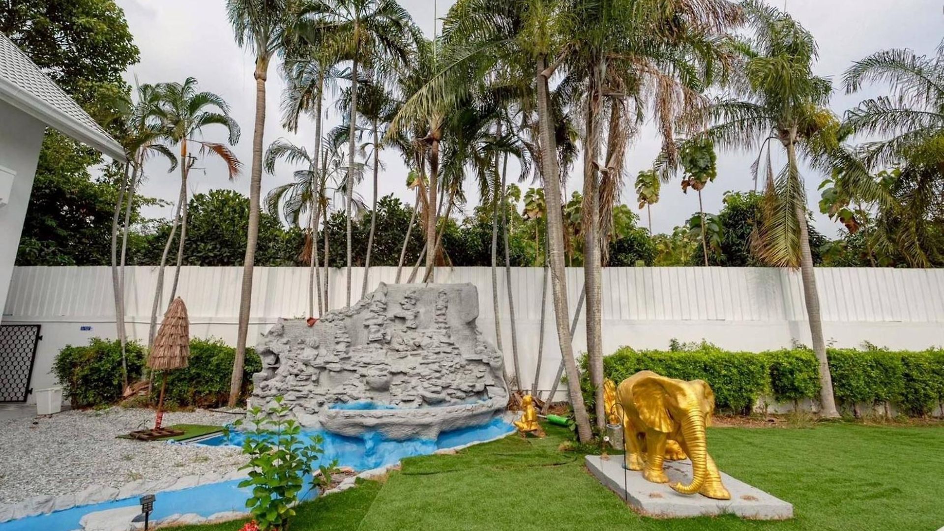 Luxury 5 Bedroom Private Party Pool * Pattaya