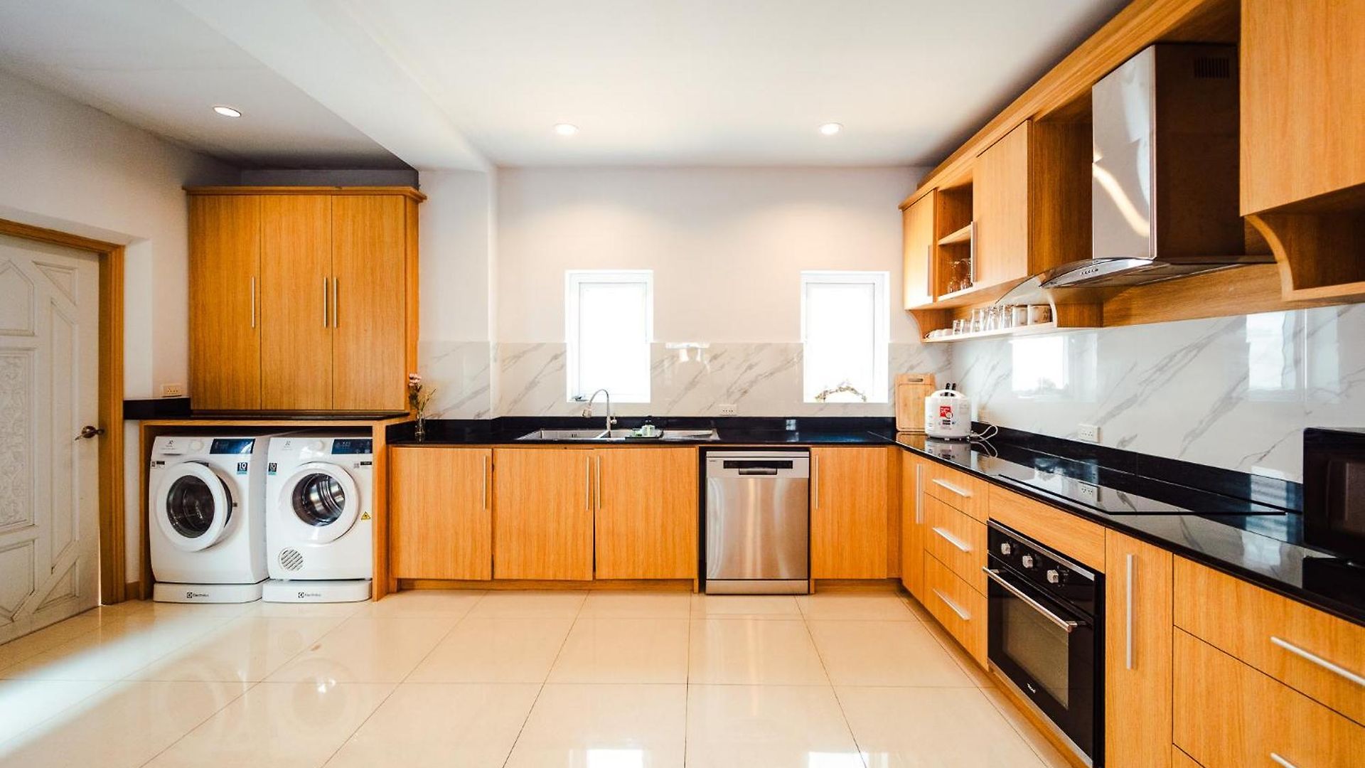 Villa Lagoon 8bhk Luxury Pool Pattaya