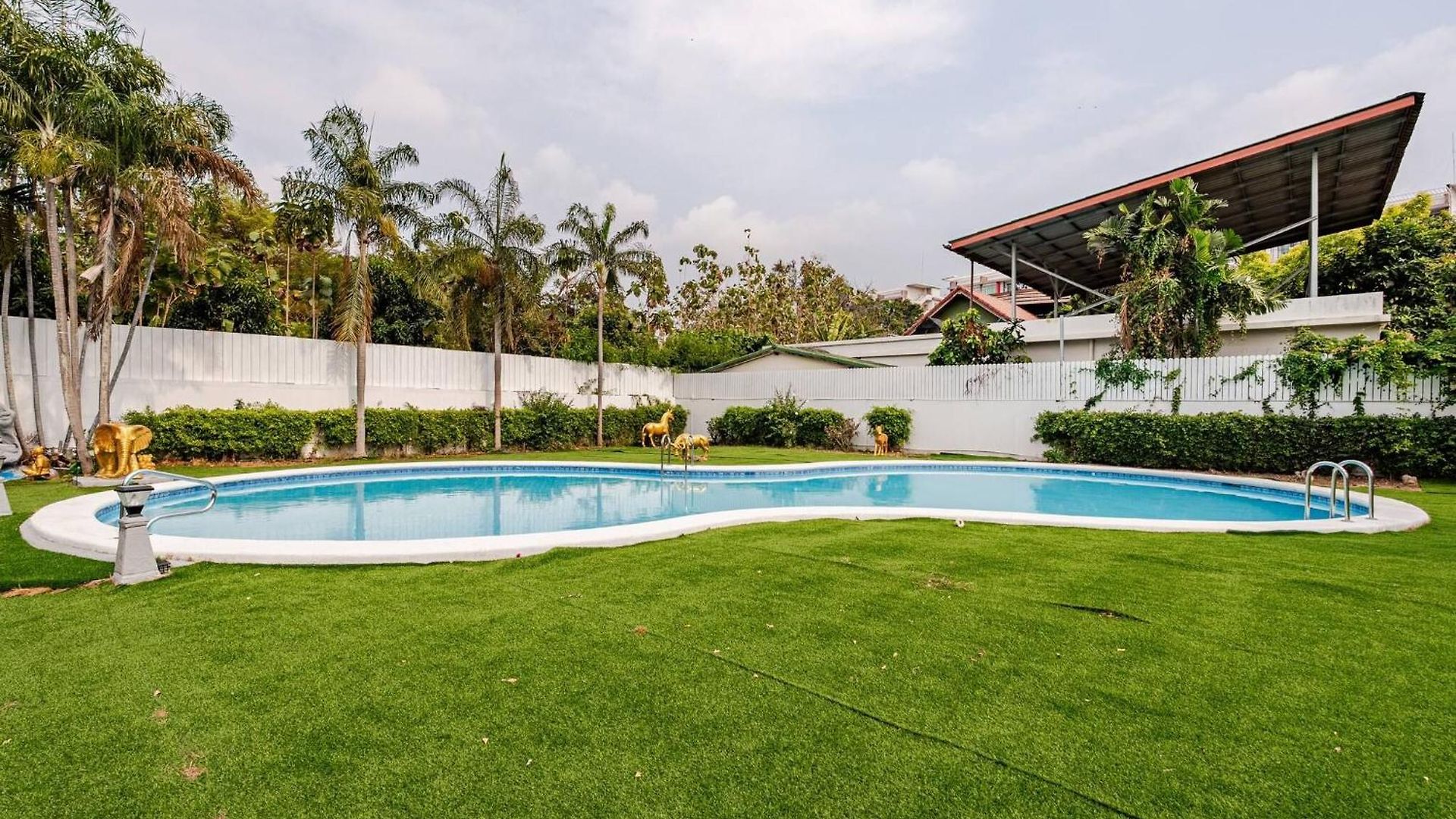 Luxury 5 Bedroom Private Party Pool * Pattaya
