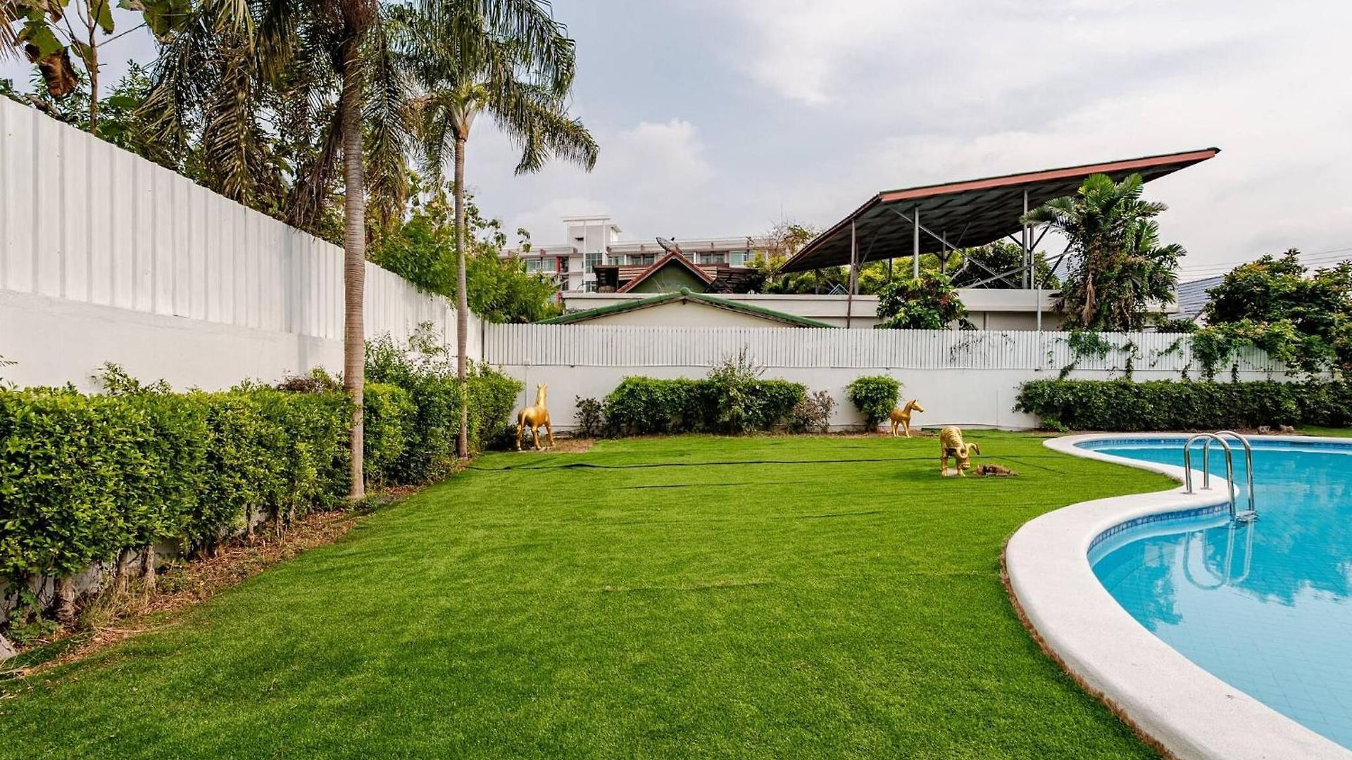 Villa Luxury 5 Bedroom Private Party Pool *