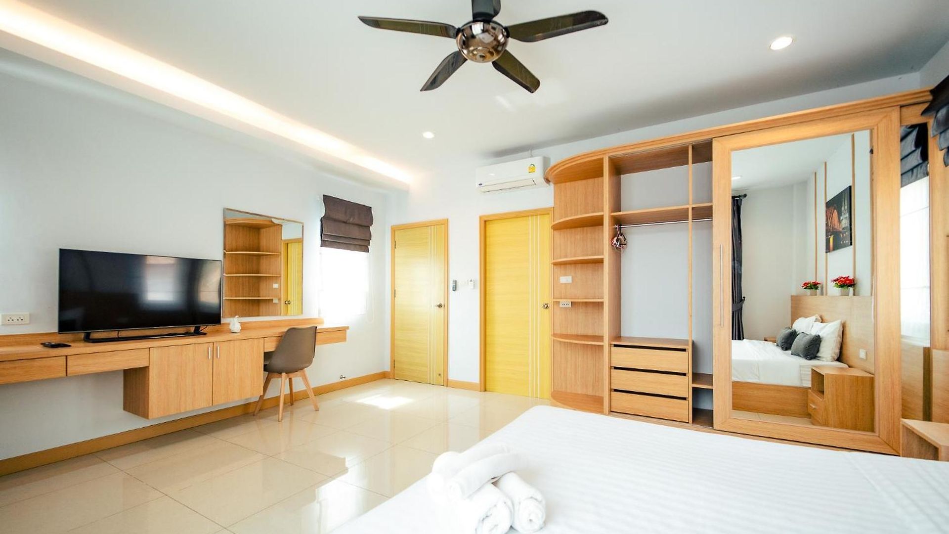 Lagoon 8bhk Luxury Pool Pattaya