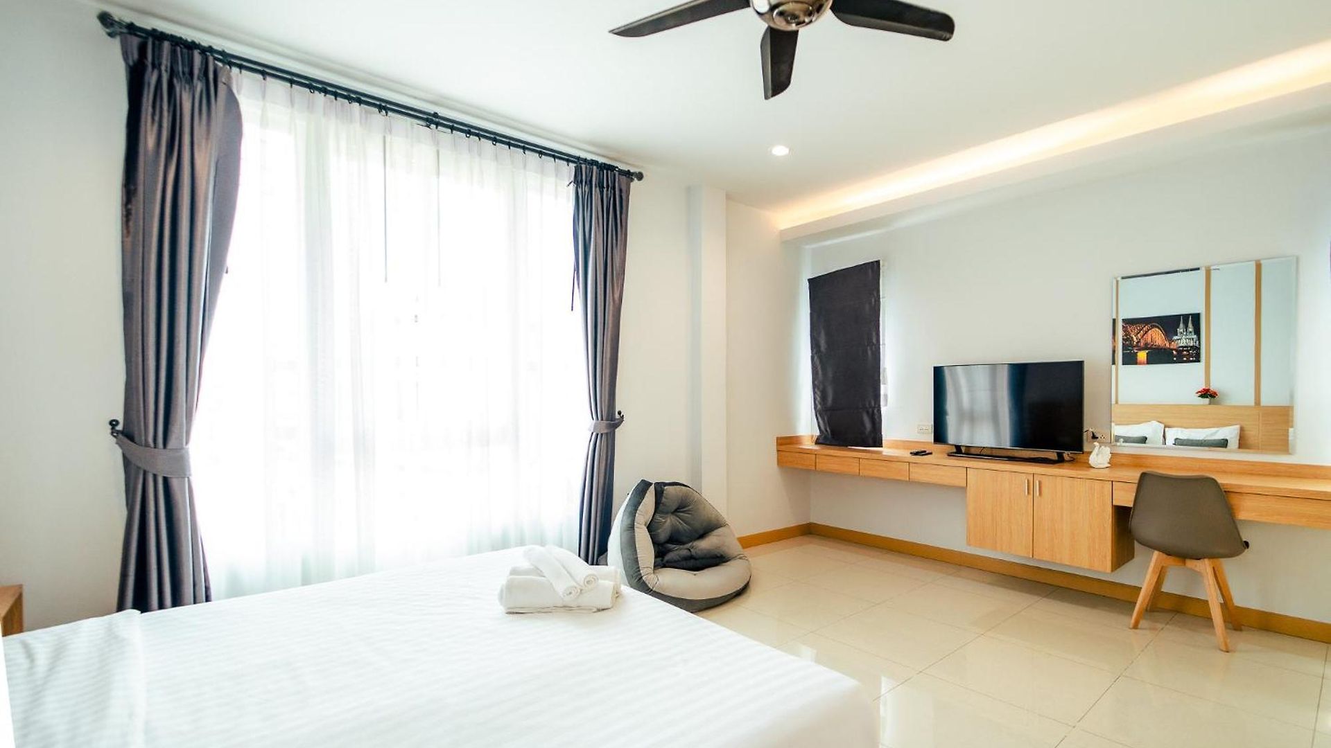 Lagoon 8bhk Luxury Pool Pattaya