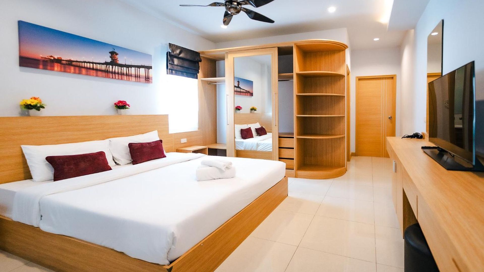 Lagoon 8bhk Luxury Pool Pattaya