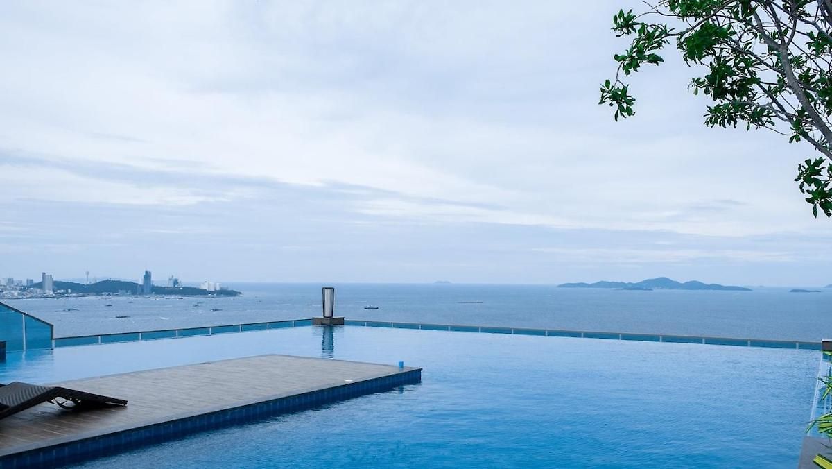 W-tower Wongamat Beachfront Apartment Pattaya