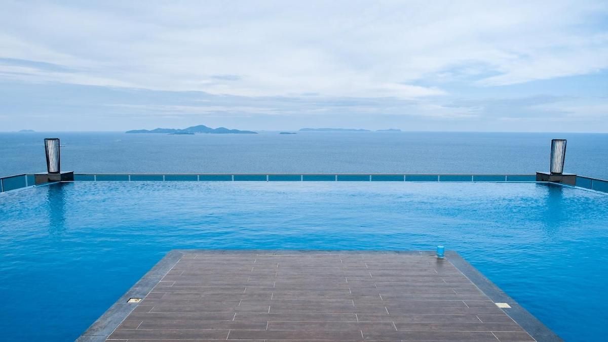Apartment W-tower Wongamat Beachfront