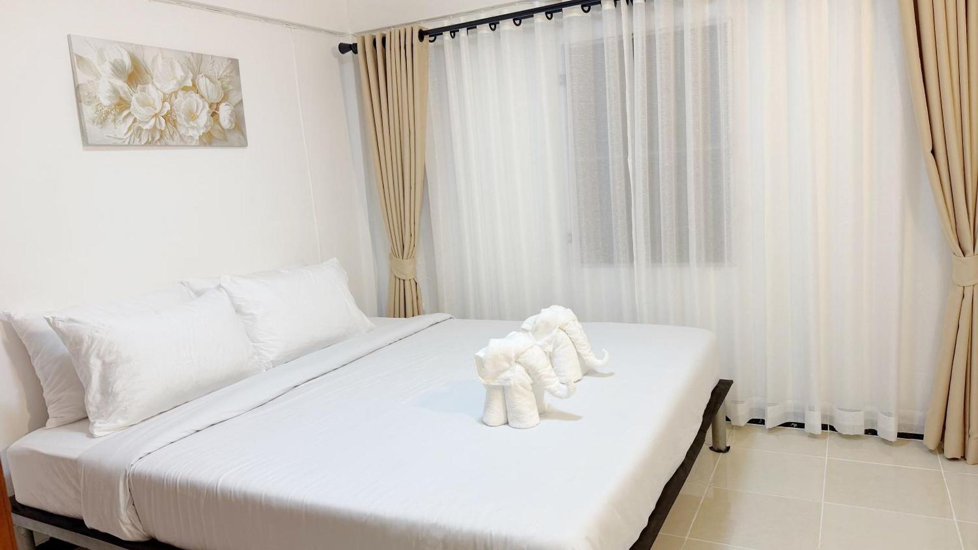 White House * Pattaya