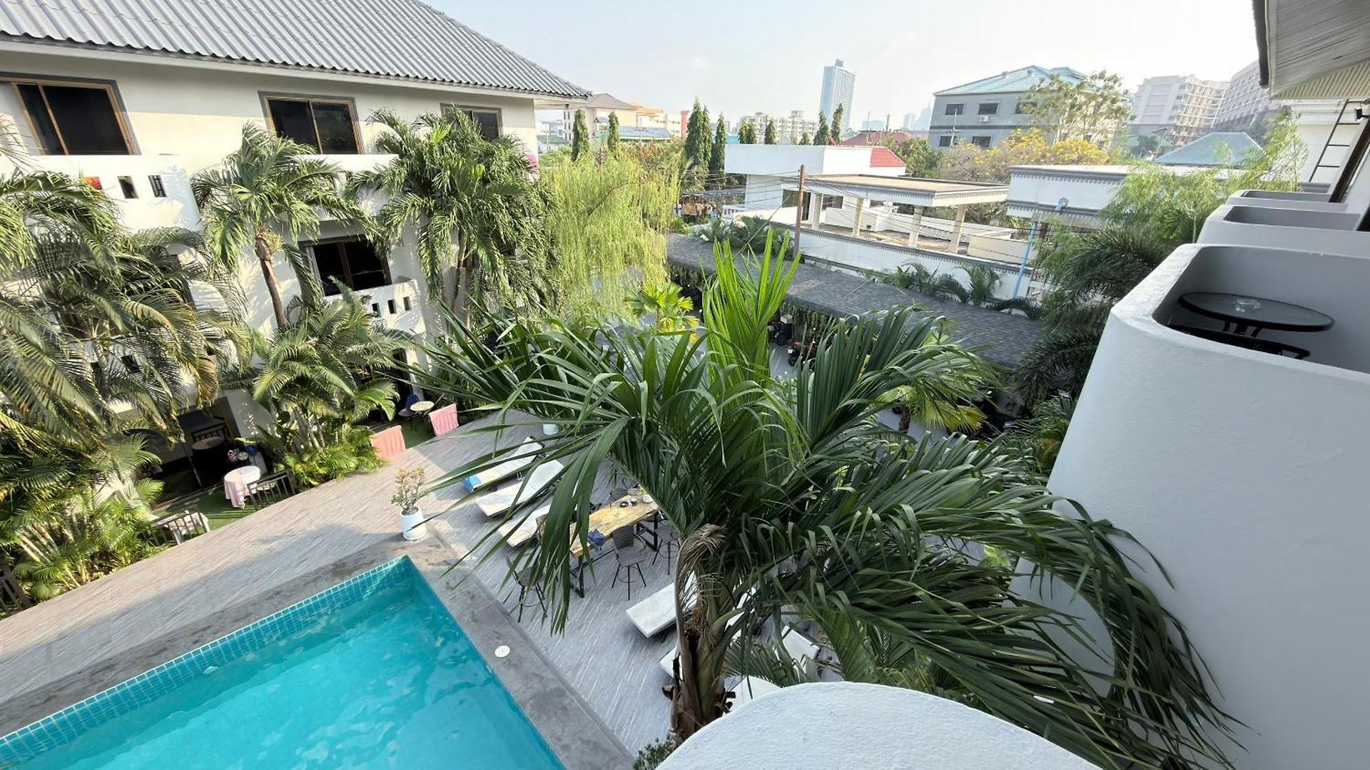 Del Max เดล แม็กซ์ พัทยา Apartment