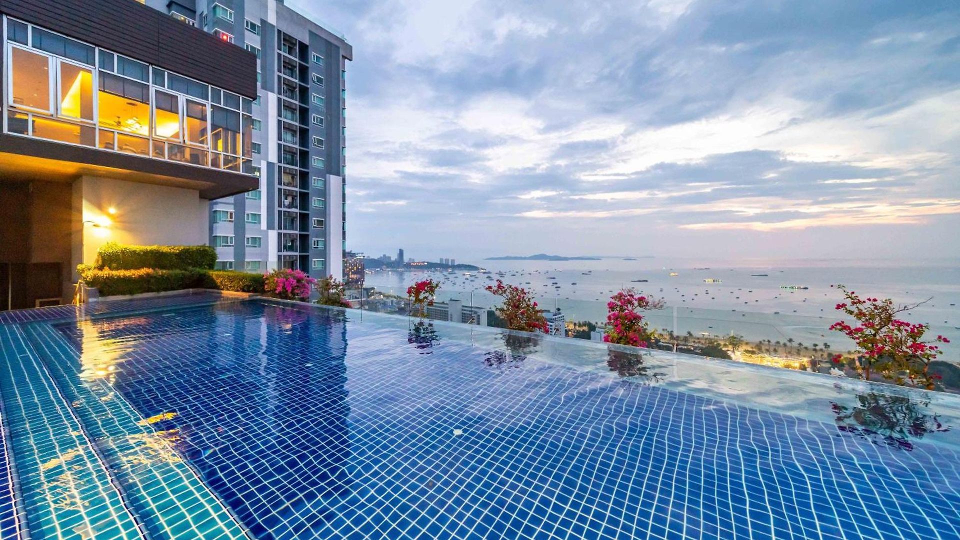 Muxa 市中心海景公寓 无边泳池近海滩 Apartment