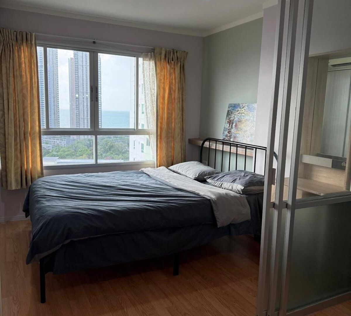 Prime Location In Lumpini, Songthaew Service At The Doorstep, Close To Terminal 21, 7-eleven Downstairs For Convenience