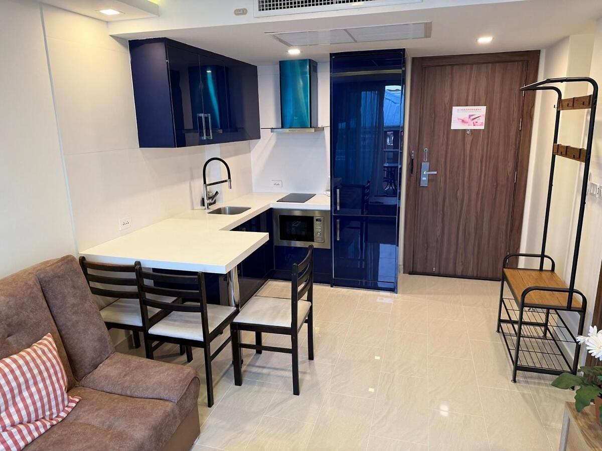 Brand New Condo! Grand Avenue & *