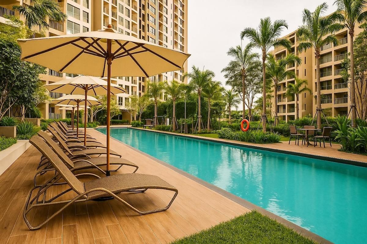 Luxury Balcony View With Open Sky And Greenery *