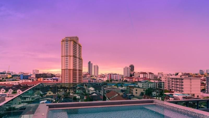 In Downtown With Rooftop Pool Pattaya