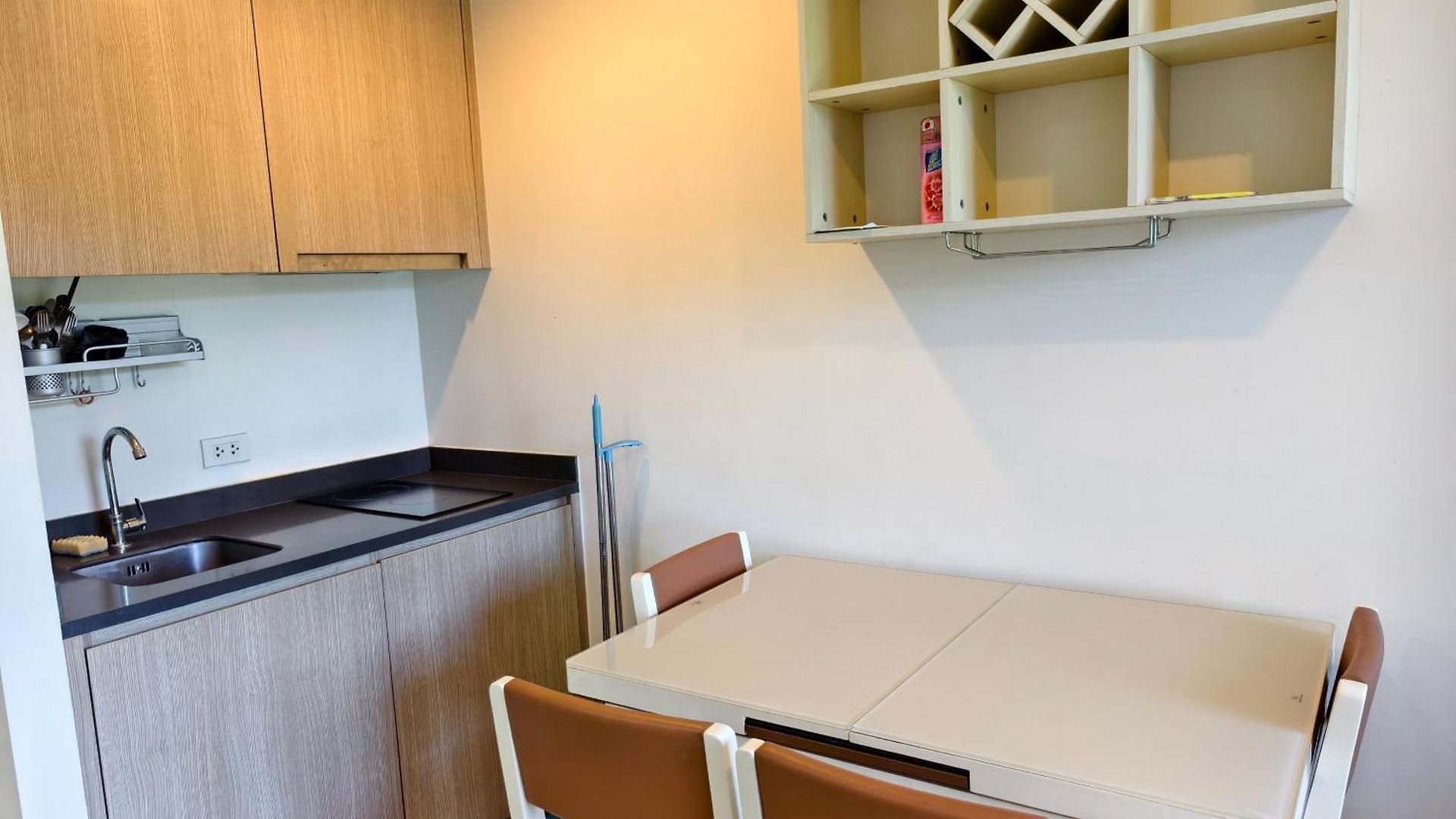 1br High Floor Pool View Close To Walking Street Pattaya