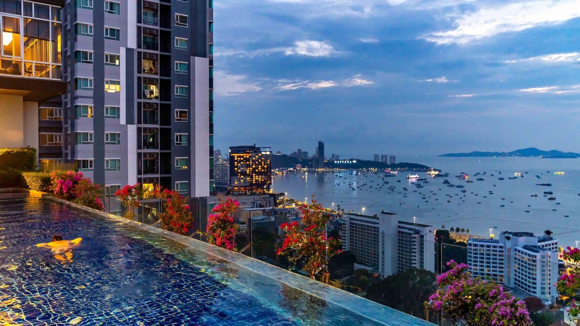 Muxa 市中心海景公寓 无边泳池近海滩 Pattaya
