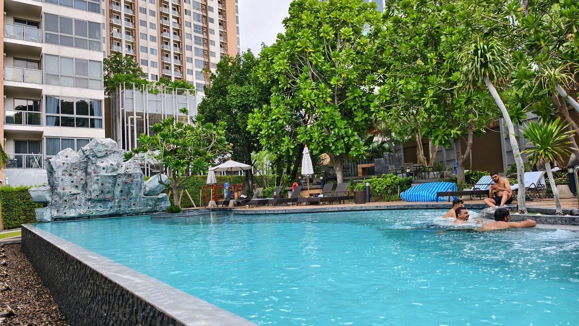 Apartment 1br 23 High Floor Pool View Close To Walking Street