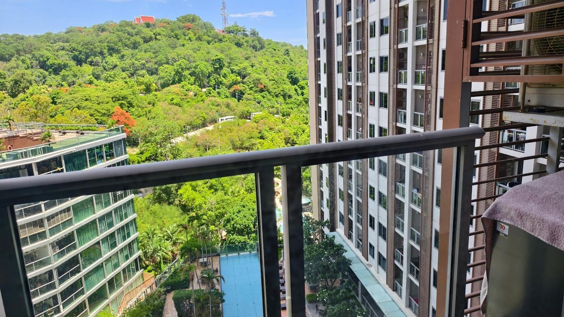 1br High Floor Pool View Close To Walking Street Apartment Pattaya