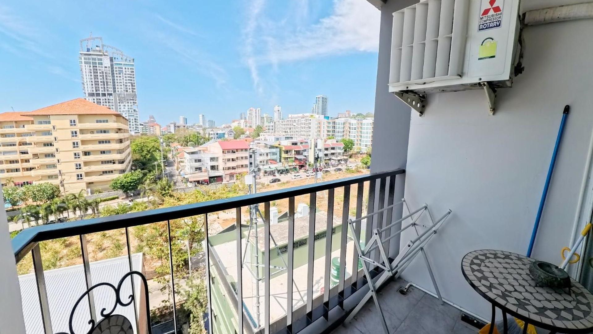 Apartment 1-bedroom At The Winner Pattaya