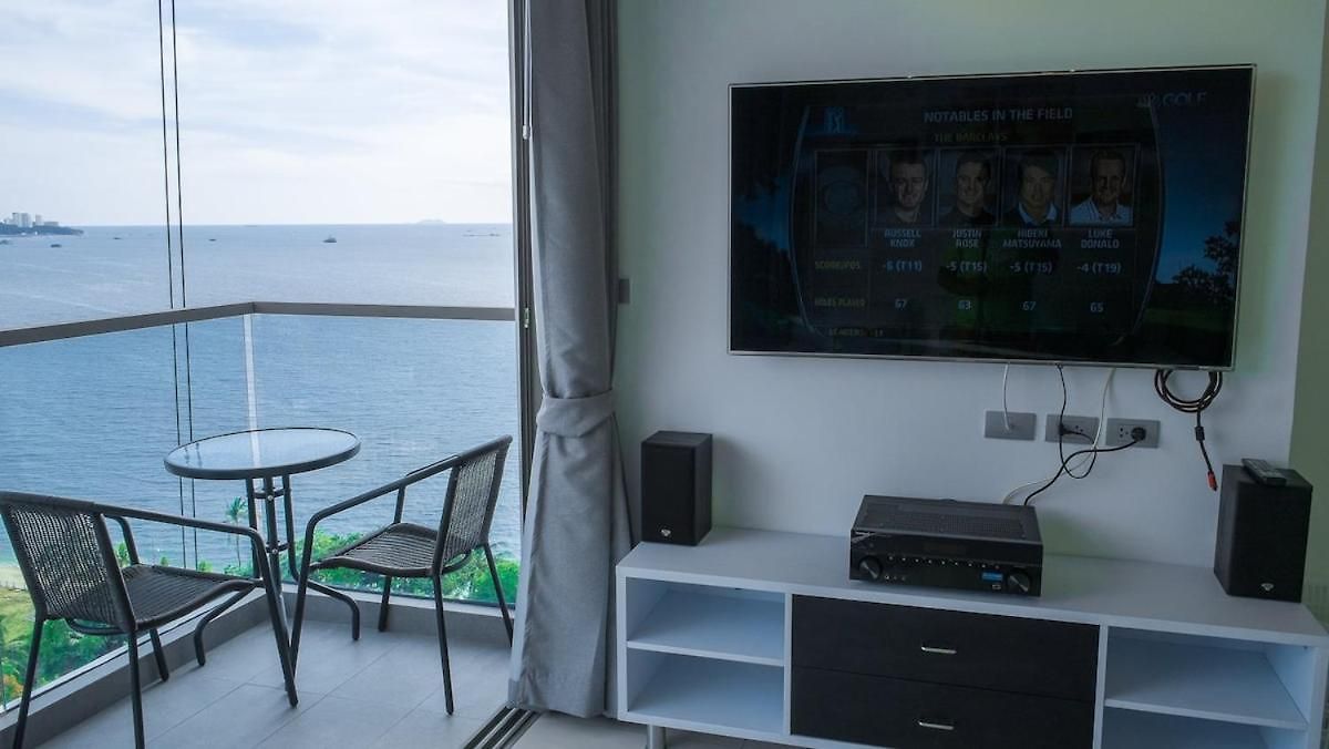 Apartment W-tower Wongamat Beachfront