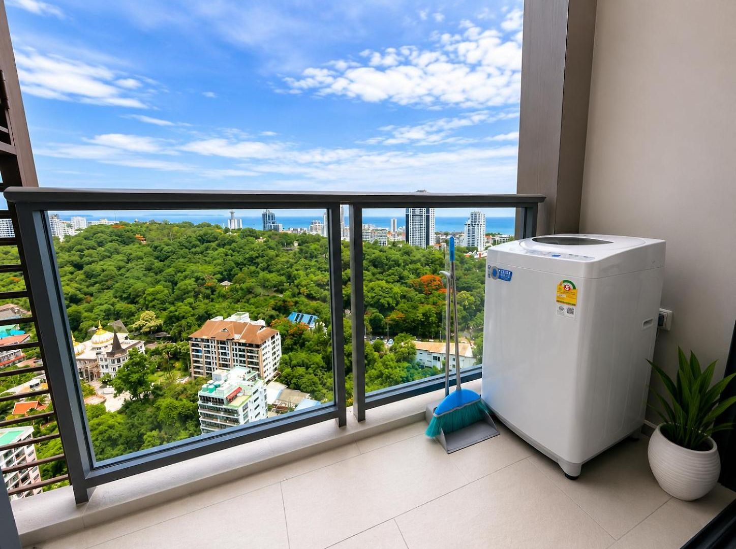 Beautiful Sea View 2br Near Walking Street Apartment *