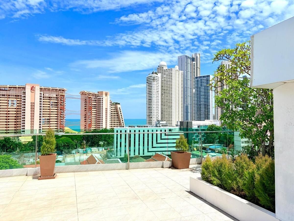 The Liora Wongamat Apartment