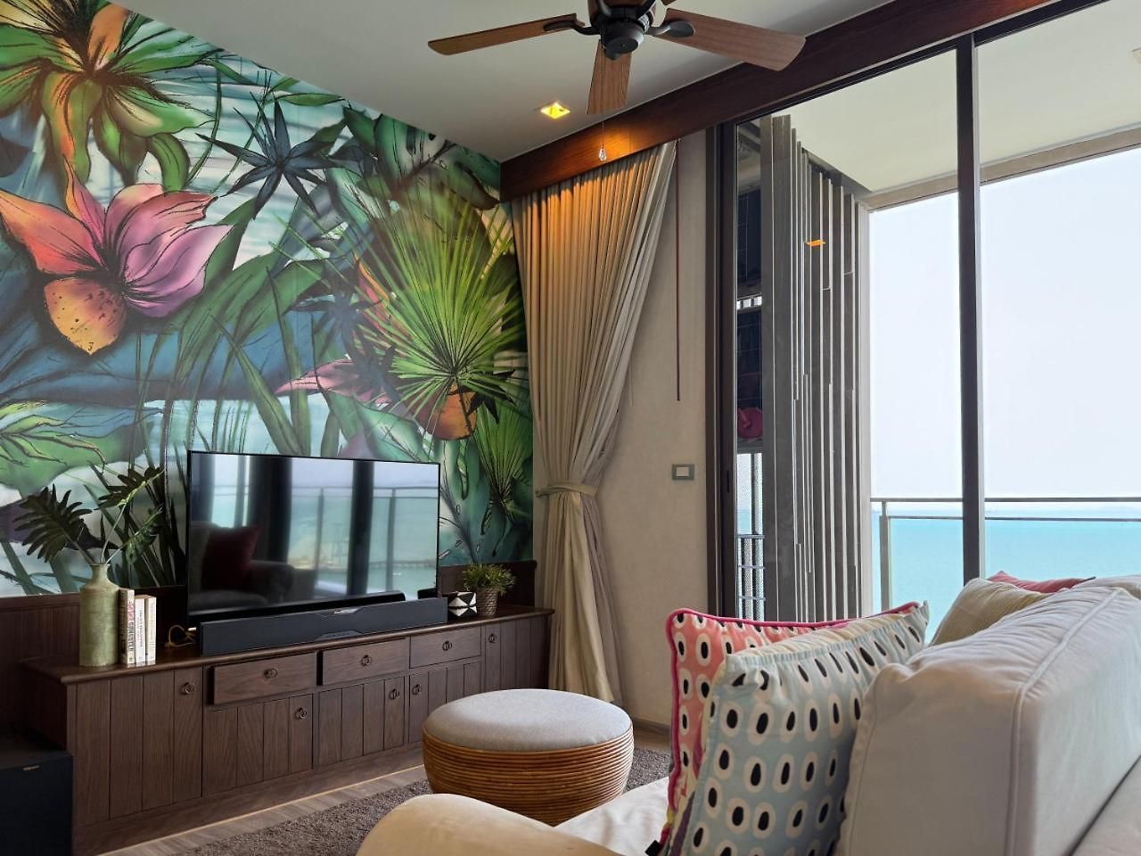 Cozy 2br L Sea View L Pool And Gym Apartment