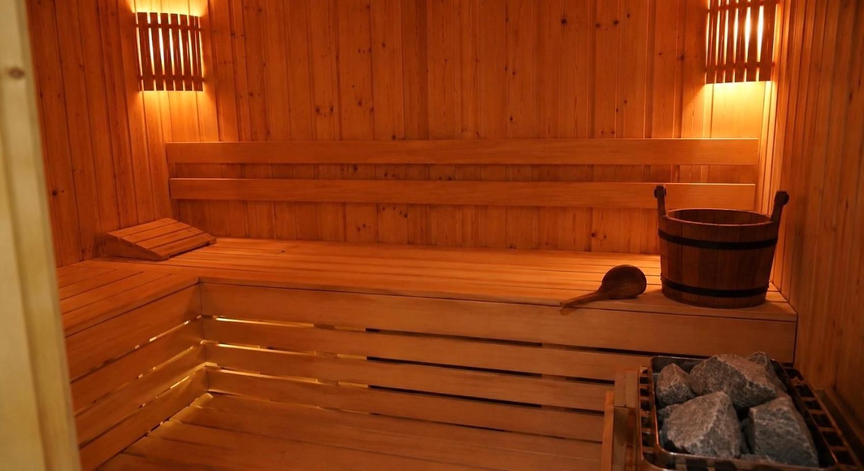 Unixx Sky Pool Gym And Sauna Apartment