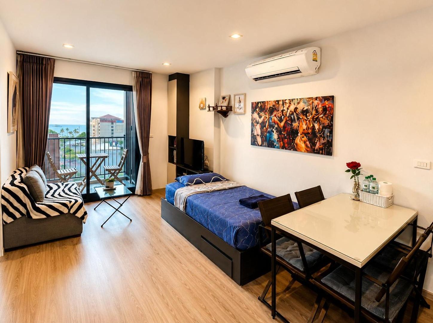 2 Bed Sea View Unit At Pattaya