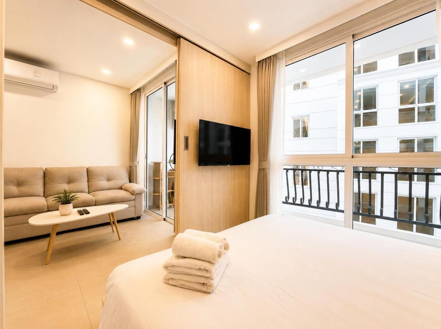 Apartment Olympus Garden Vacation Stunning Pool Pattaya