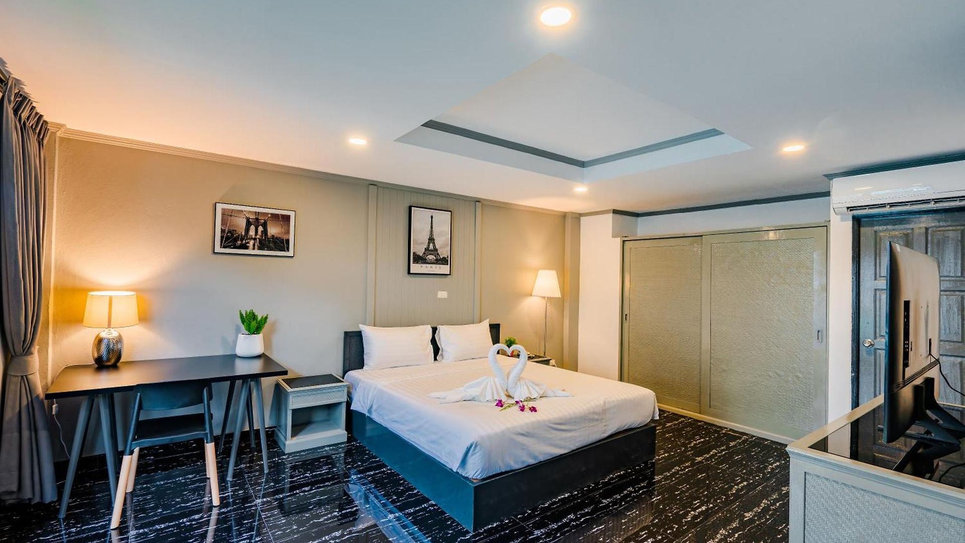 Del Max เดล แม็กซ์ พัทยา Pattaya