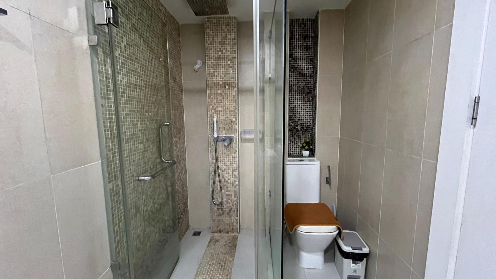 Centara Center Apartment *