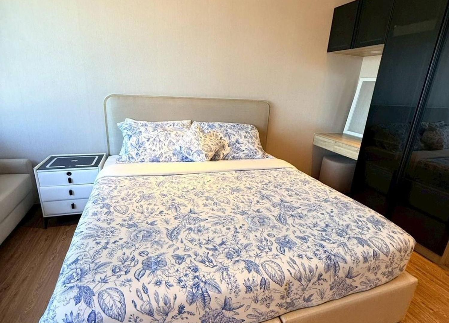 Luxury With Scenic Rooftop Pool Near Terminal 21 Apartment *