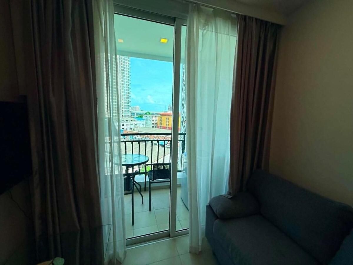 Cozy Entire 7th Floor With View Apartment Pattaya