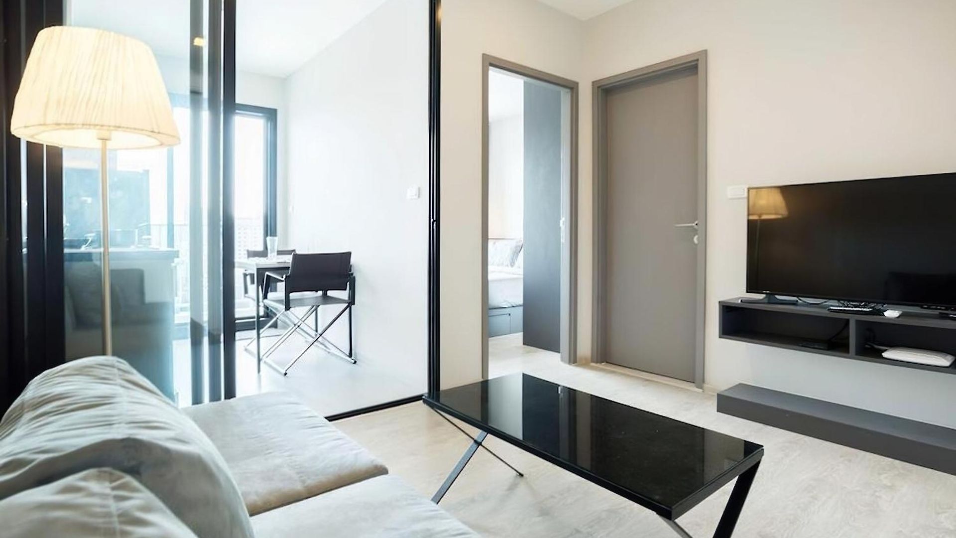 Great Location With Infinity Pool Of Apartment Pattaya