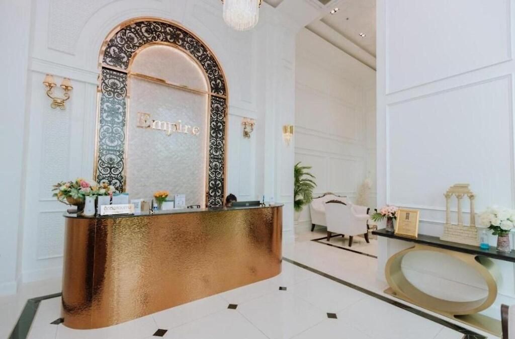 Luxury At Empire Tower Apartment *
