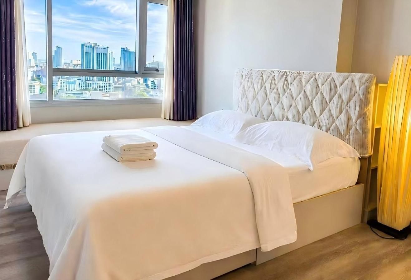 Centric Sea By Allen Apartment Pattaya