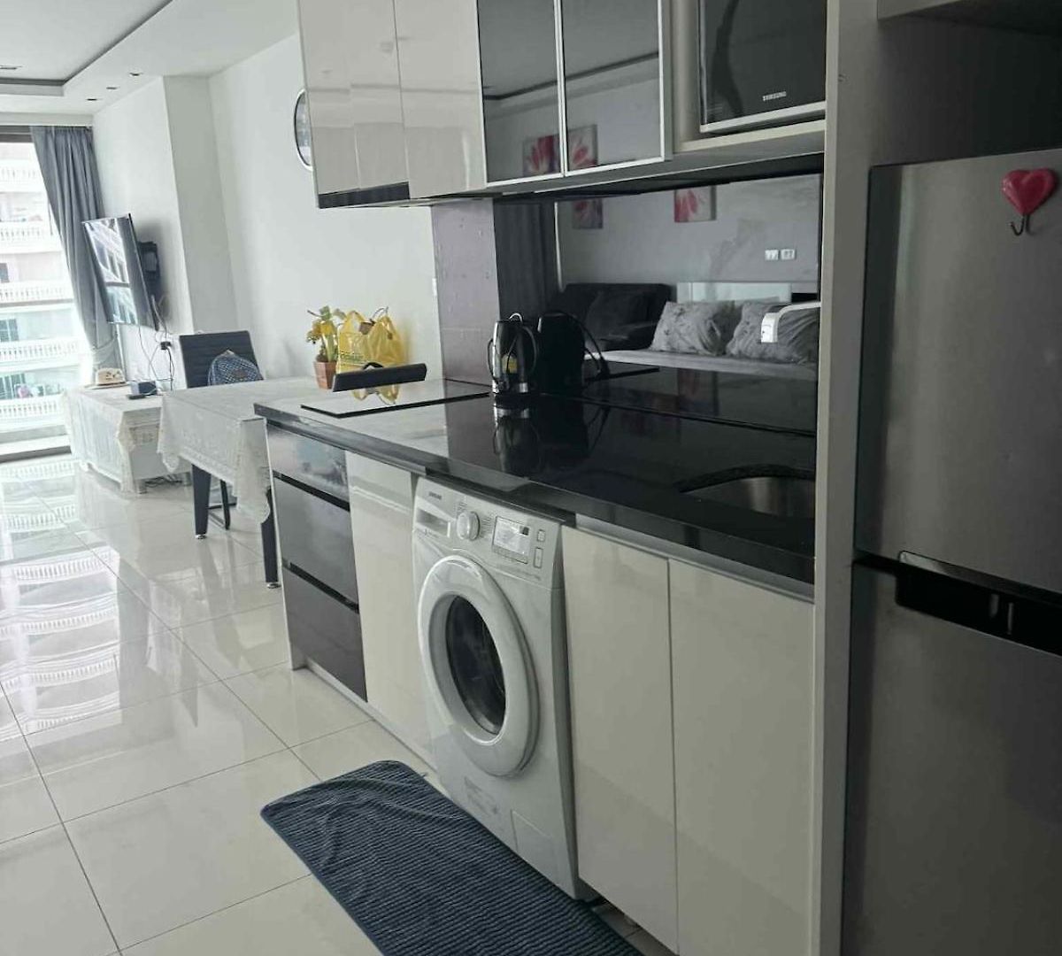 Apartment W-tower Wongamat Beachfront Pattaya