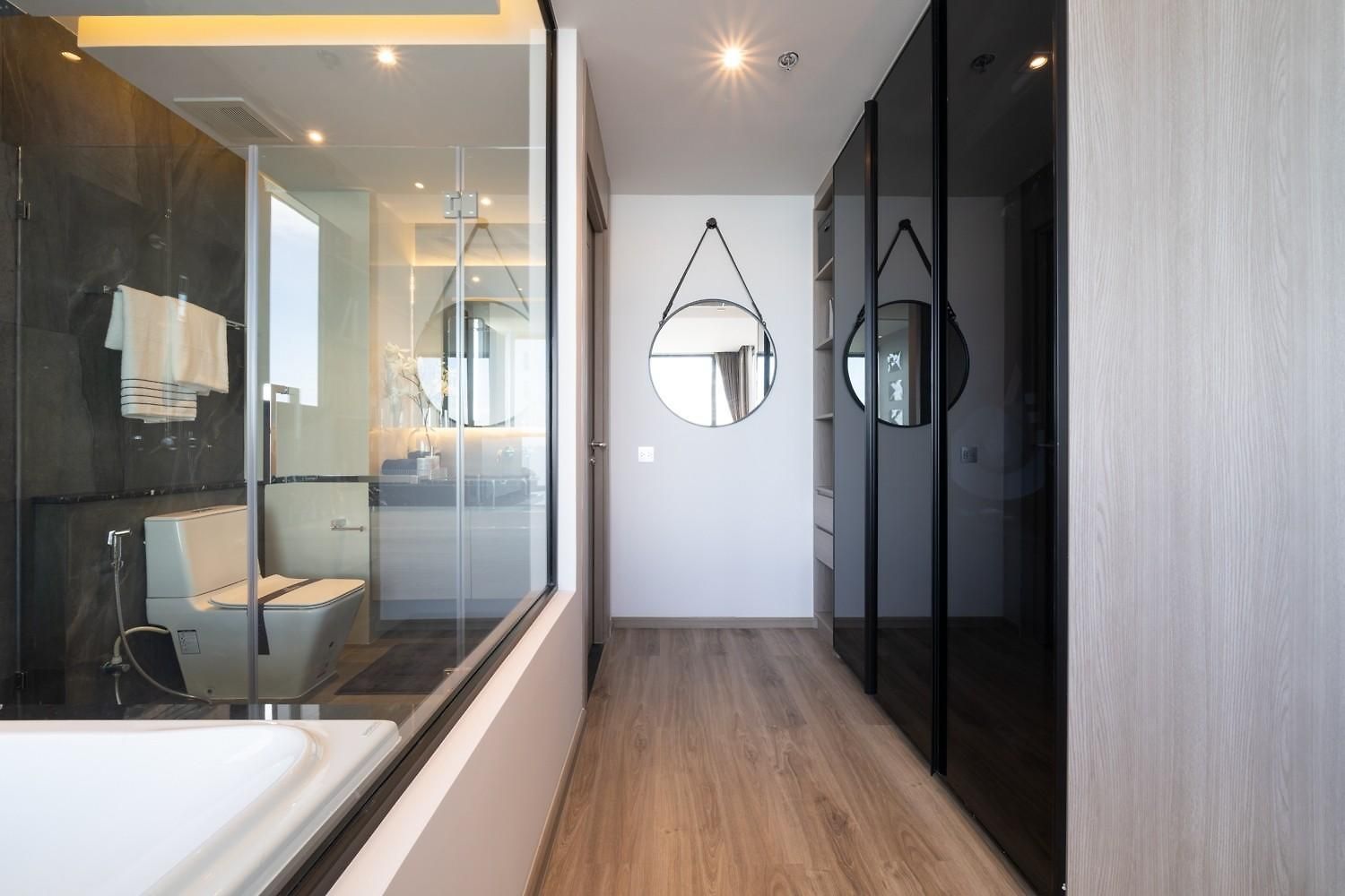 2 Bed Rare Unit With Bath Tub - Sea View Apartment *