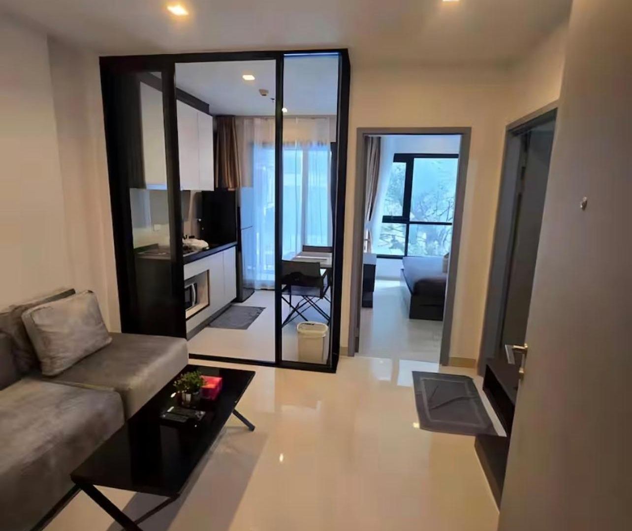 Apartment In With Rooftop Pool