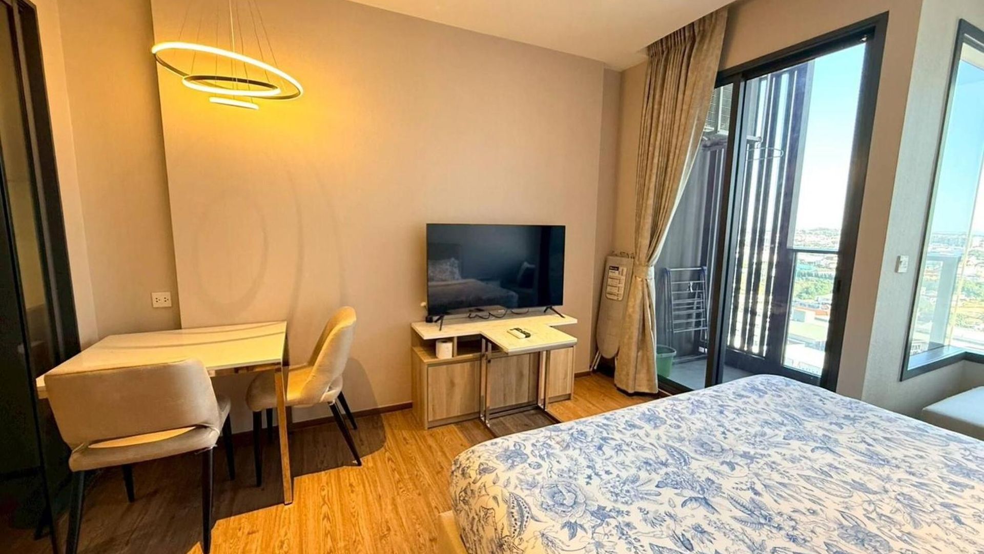 Apartment Luxury With Scenic Rooftop Pool Near Terminal 21 Pattaya