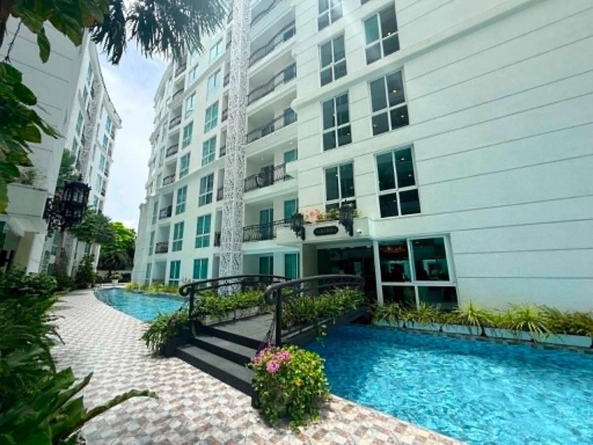 Apartment Cozy Entire 7th Floor With View