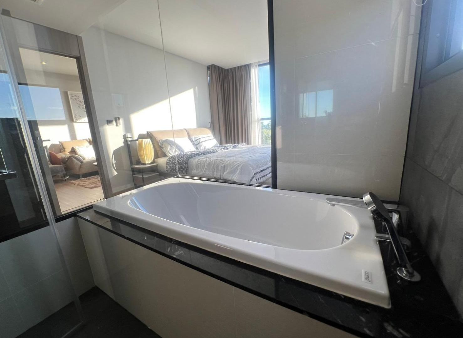 2 Bed Rare Unit With Bath Tub - Sea View Pattaya
