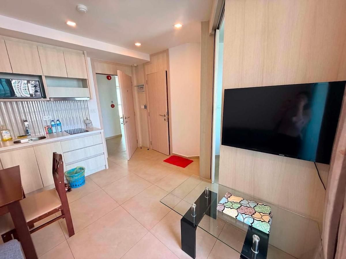 Cozy Entire 7th Floor With View Pattaya