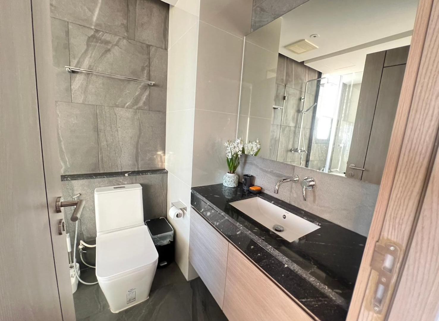 2 Bed Rare Unit With Bath Tub - Sea View Apartment