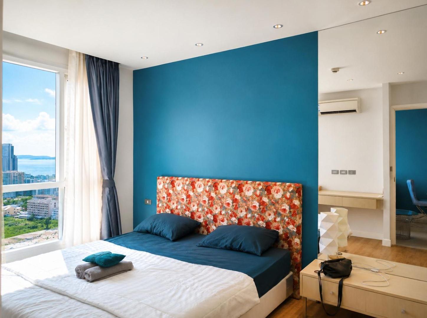 Sea Breezes - Sea View With Swimming Pool Apartment Pattaya