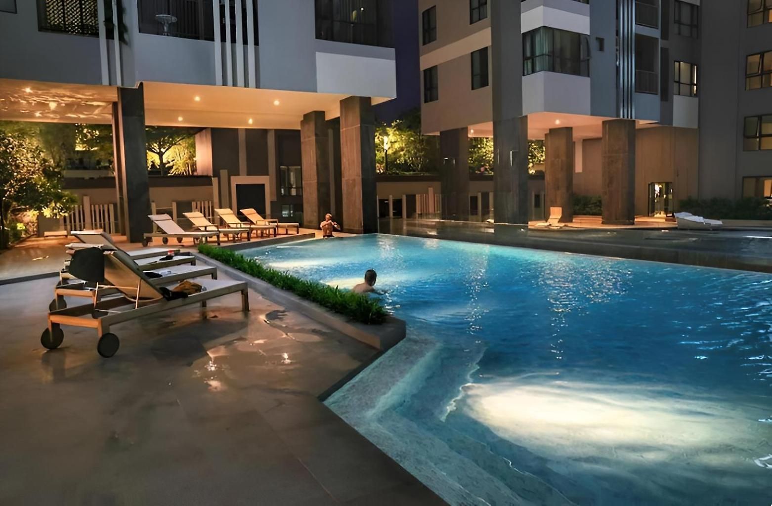 Next To And Mall * Pattaya