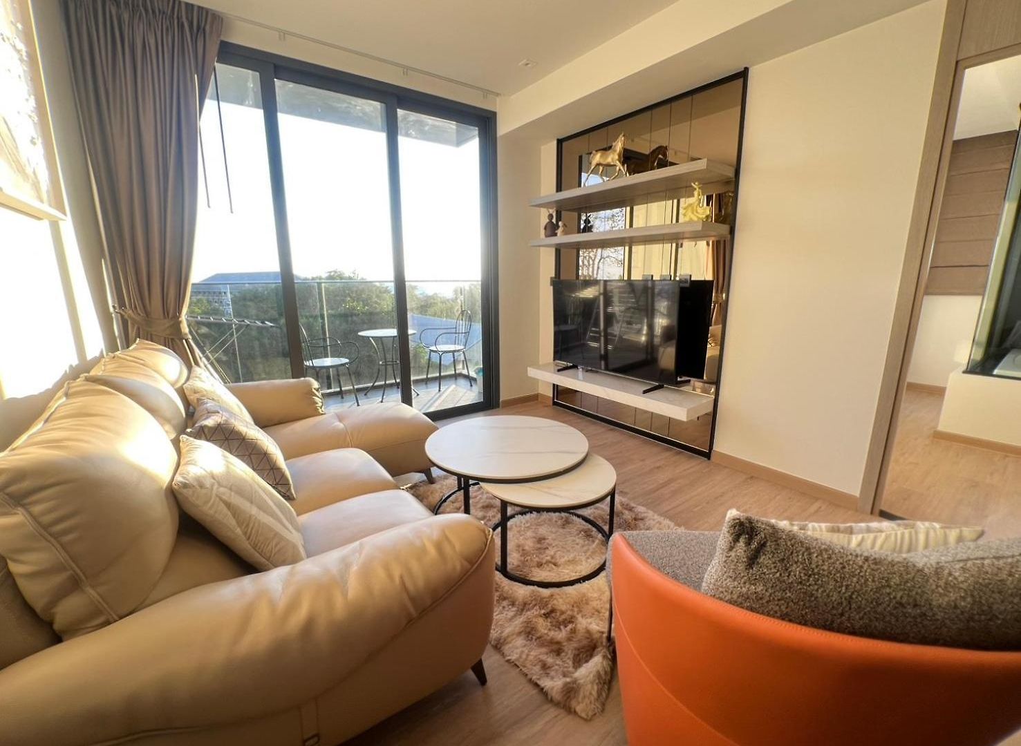 2 Bed Rare Unit With Bath Tub - Sea View Apartment Pattaya
